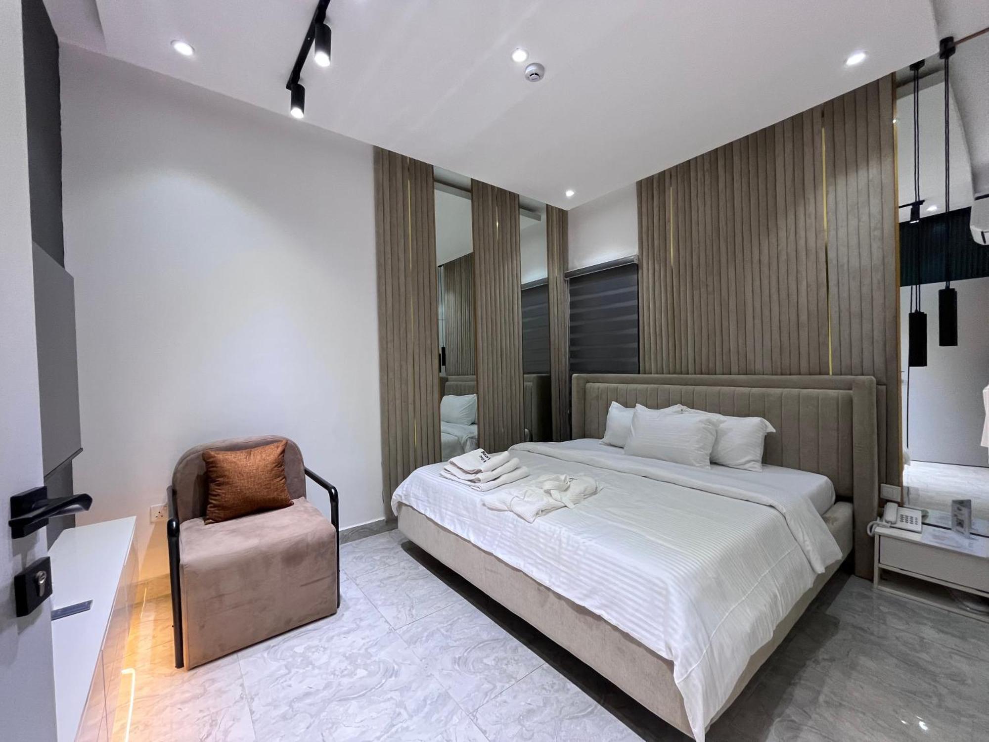 Blackwood Hotels Ikeja Exterior photo
