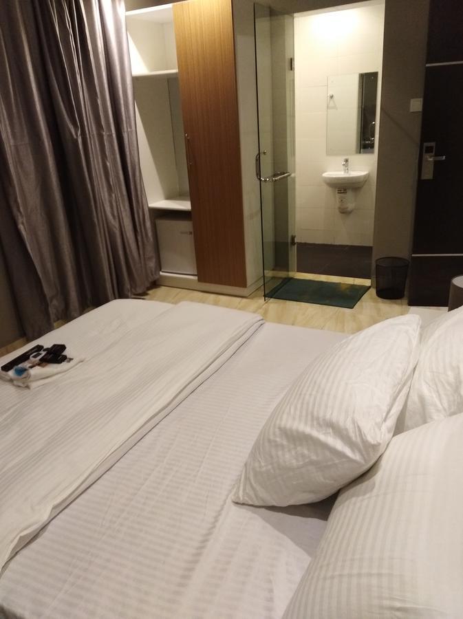 Blackwood Hotels Ikeja Exterior photo
